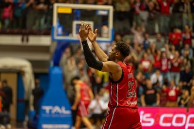 Buon Natale, Trieste: a Valmaura Cremona si inchina, Final Eight più vicine